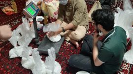 مرحله کمک مؤمنانه بسیجیان پایگاه مقاومت بسیج شهید فهمیده مرحله کمک مؤمنانه بسیجیان پایگاه مقاومت بسیج شهید فهمیده